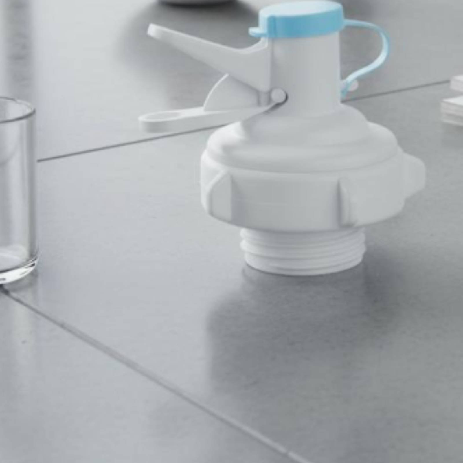 Water Bottle Holder - Soporte para botella de agua compacto